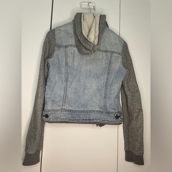 American Eagle Sweater Jean Jacket - Picture 2 of 6